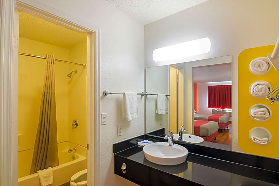 Motel 6-Lawton, OK