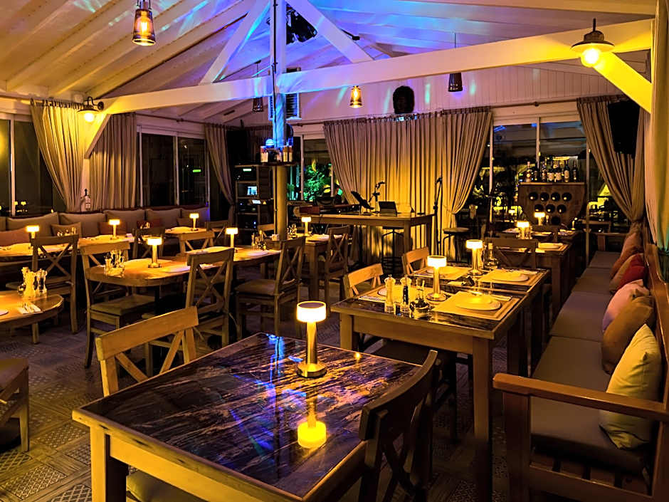 Banana Alaçatı Food & Stay - Adults Only