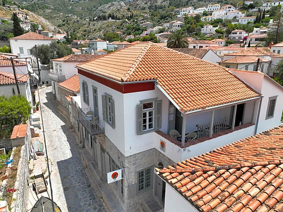 LIVIN Hydra Garden Suite