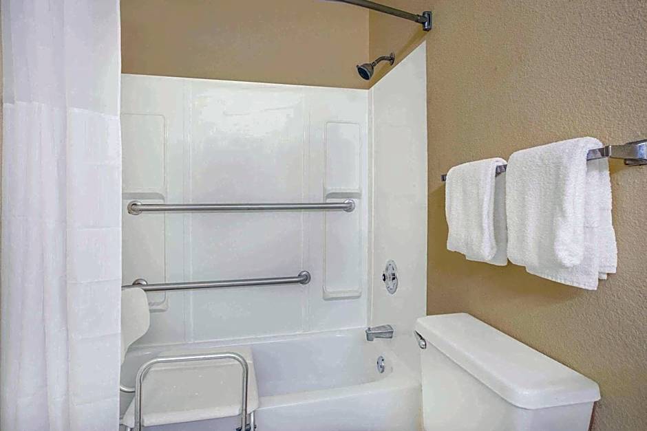 Days Inn by Wyndham Spartanburg Waccamaw