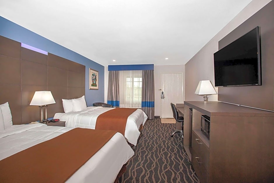 Travelodge Inn & Suites by Wyndham Anaheim on Disneyland Dr