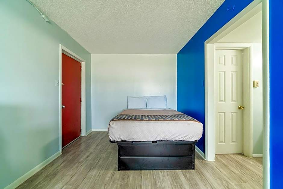 Lamplighter Inn By OYO Independence