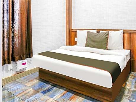 Super Collection O Hotel Day & Night