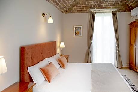 King Room with Spa Bath