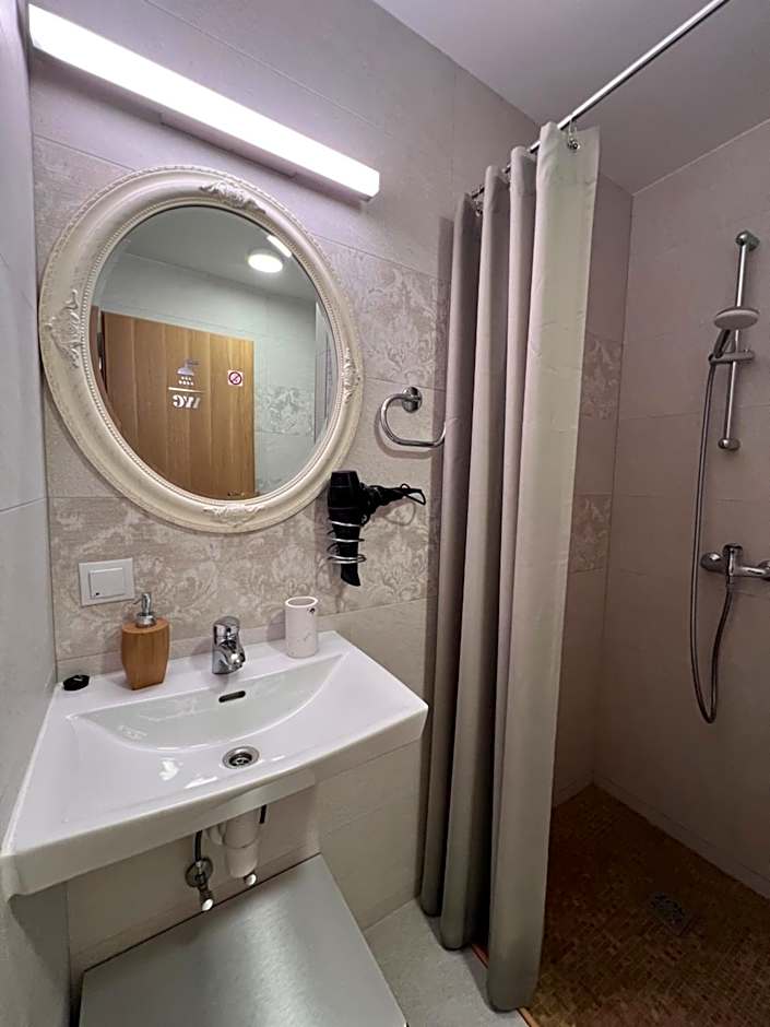 1912 Bed & Breakfast