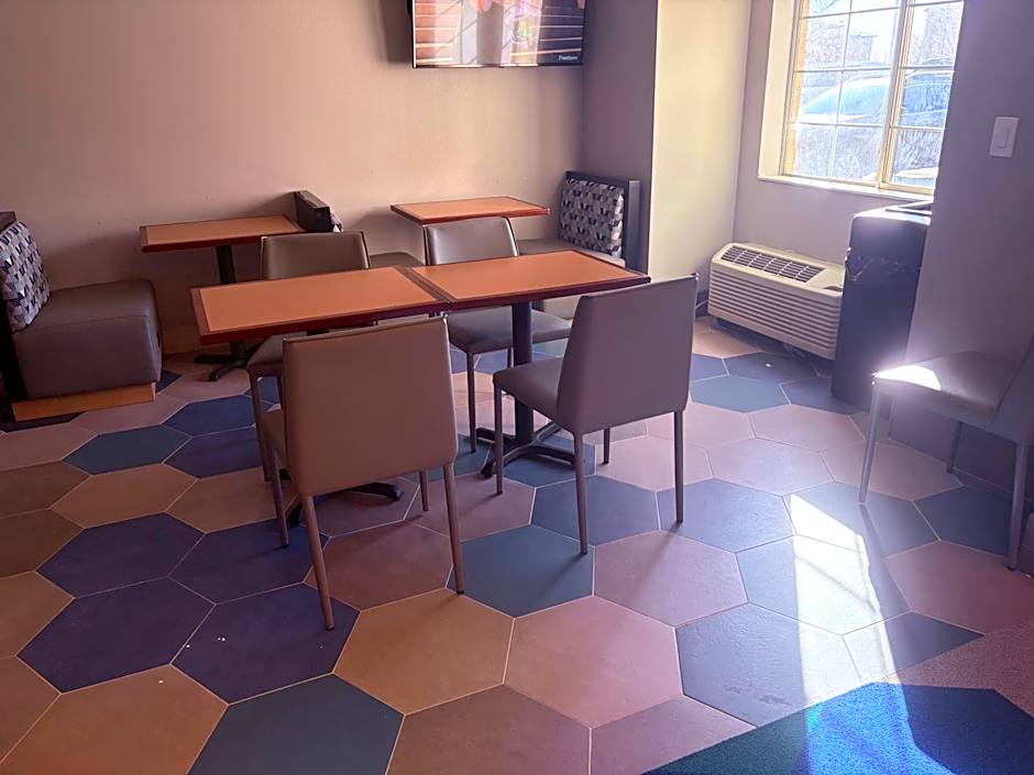 Microtel Inn & Suites by Wyndham Denver Airport