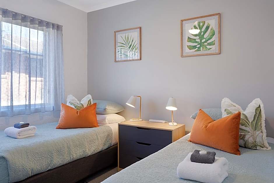 The Palms Apartments