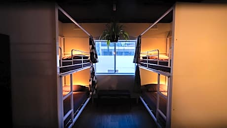 Bed in 10-Bed Mixed Dormitory Room