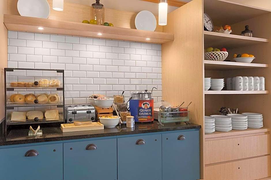 Country Inn & Suites Rochester South Mayo Clinic – Rochester, MN