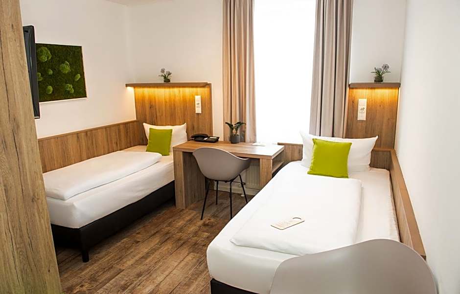 Hotel Perlach Allee by Blattl