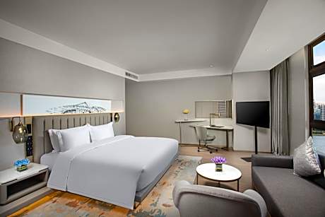 Junior King Suite with River View