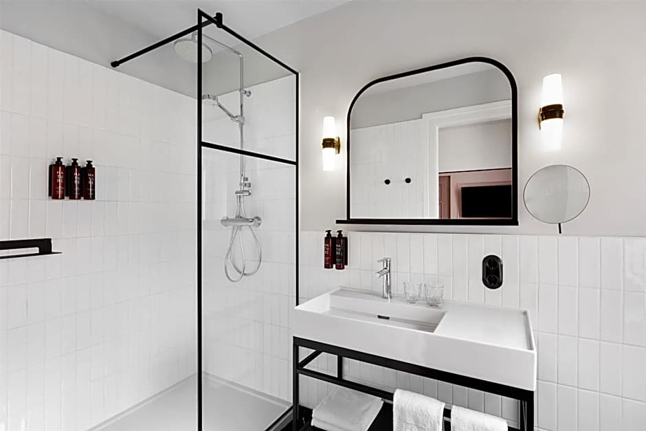 Hotel Astoria Vienna, Curio Collection by Hilton