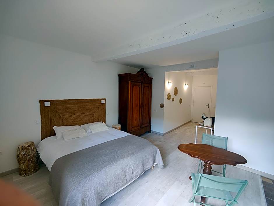 Double Room — 4 fotoğraftan 1. fotoğraf