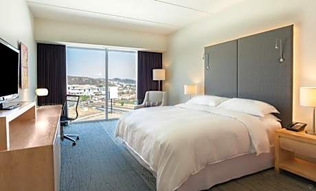 King Room with Mountain View