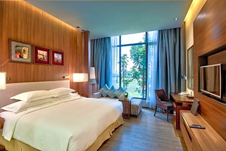 King One Bedroom Suite-Lounge Access