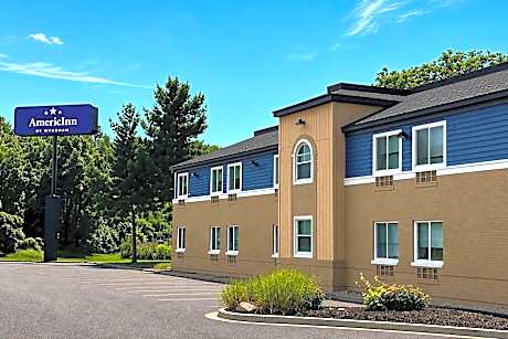 AmericInn by Wyndham Holland MI