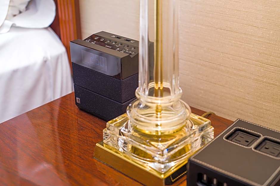Mayflower Park Hotel