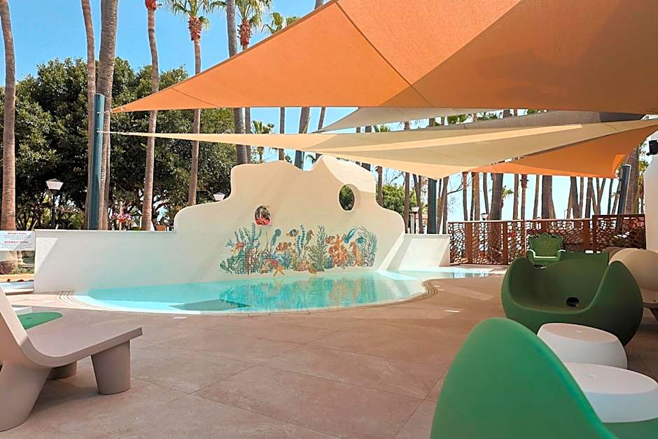 Cavo Maris Beach Hotel