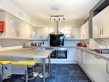 Townhouse PLUS @ 166 Edleston Road Crewe