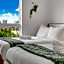Lux 3BR City-View Retreat in Hollywood, 3rd Floor
