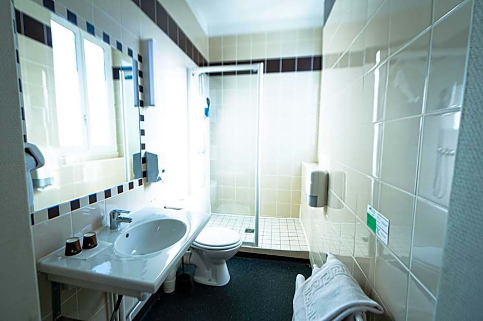 Brit Hotel Confort Auclair