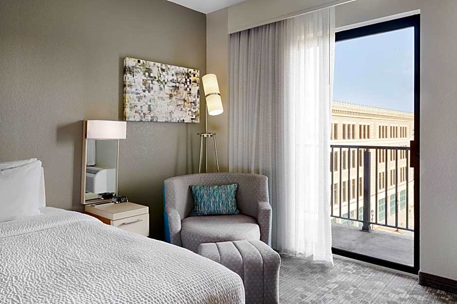 Courtyard by Marriott Milwaukee Downtown