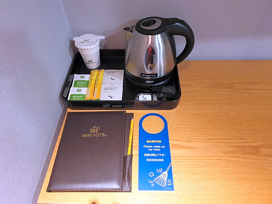 141 Mini Hotel