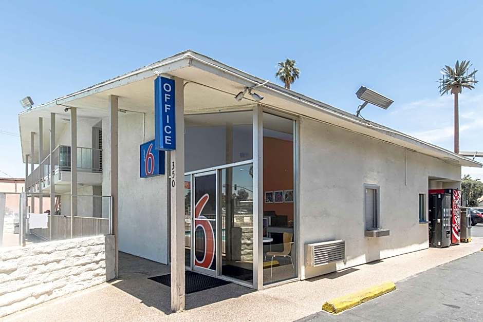 Motel 6 Bakersfield