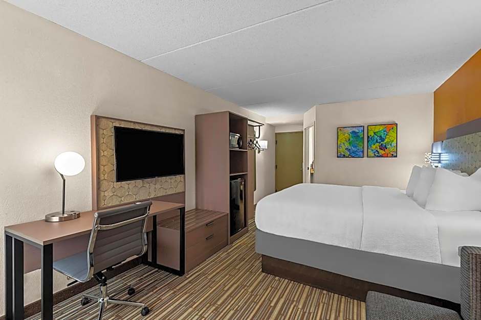 Spark by Hilton Syracuse Carrier Circle