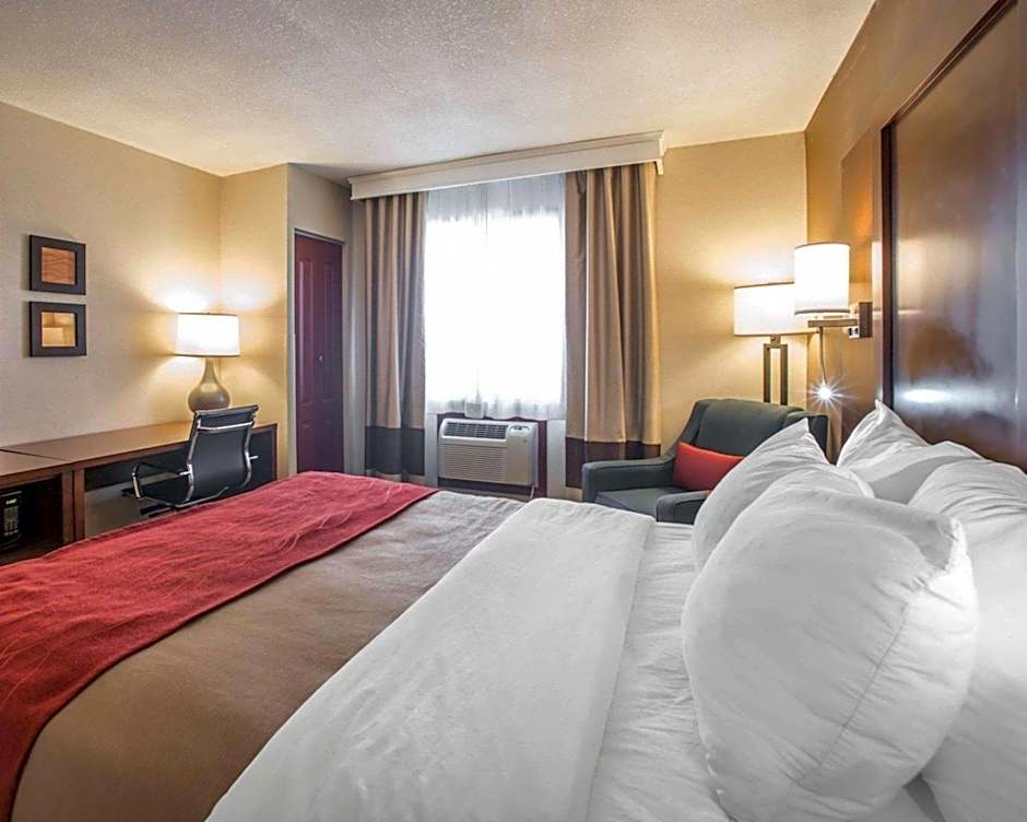 Quality Inn & Suites Boonville - Columbia