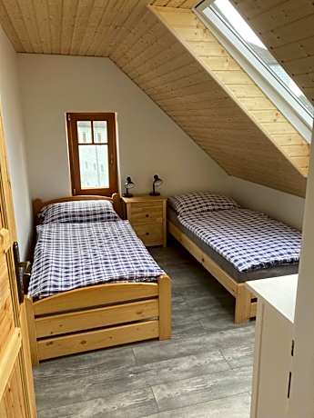 Apartment with Mountain View