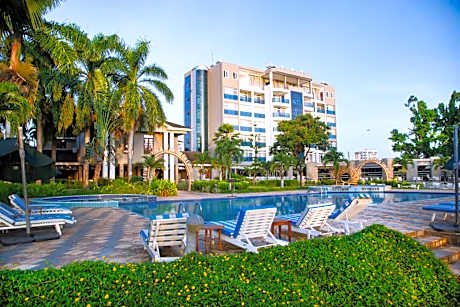 Tanga Beach Resort & Spa