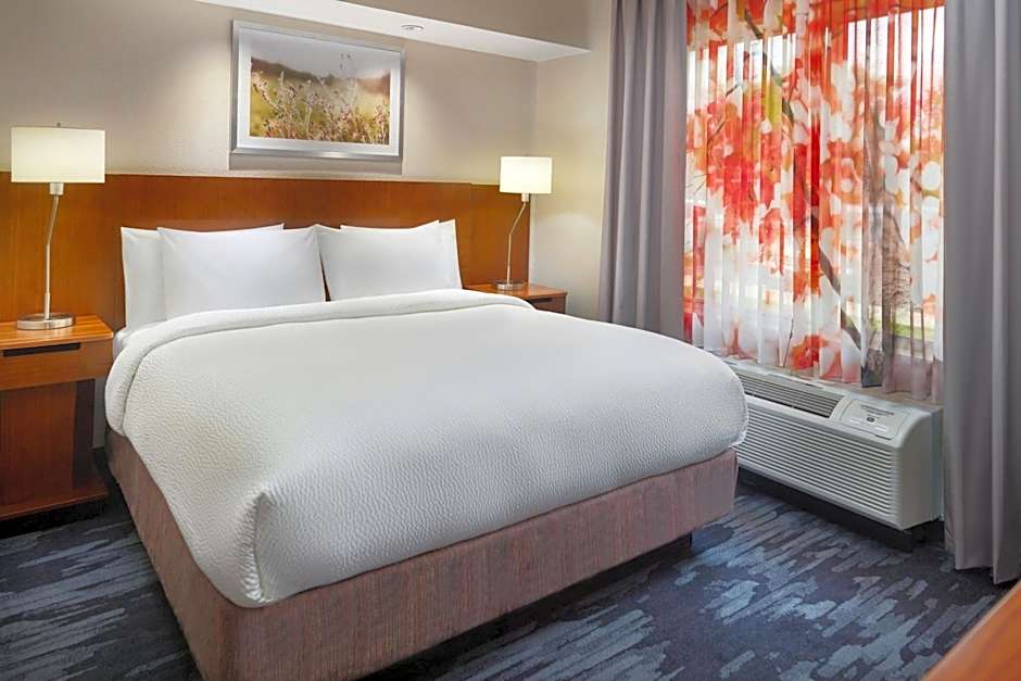 Fairfield Inn & Suites by Marriott Charleston North/University Area