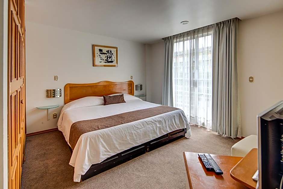 Grupo Kings Suites - Bosques de Duraznos 78