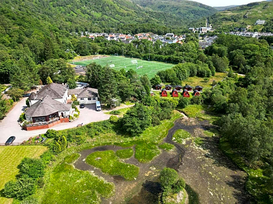 MacDonald Hotel & Cabins