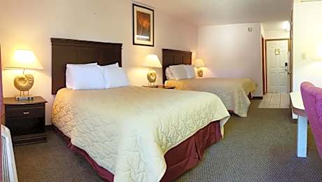 Queen Room with Two Queen Beds - Non-Smoking
