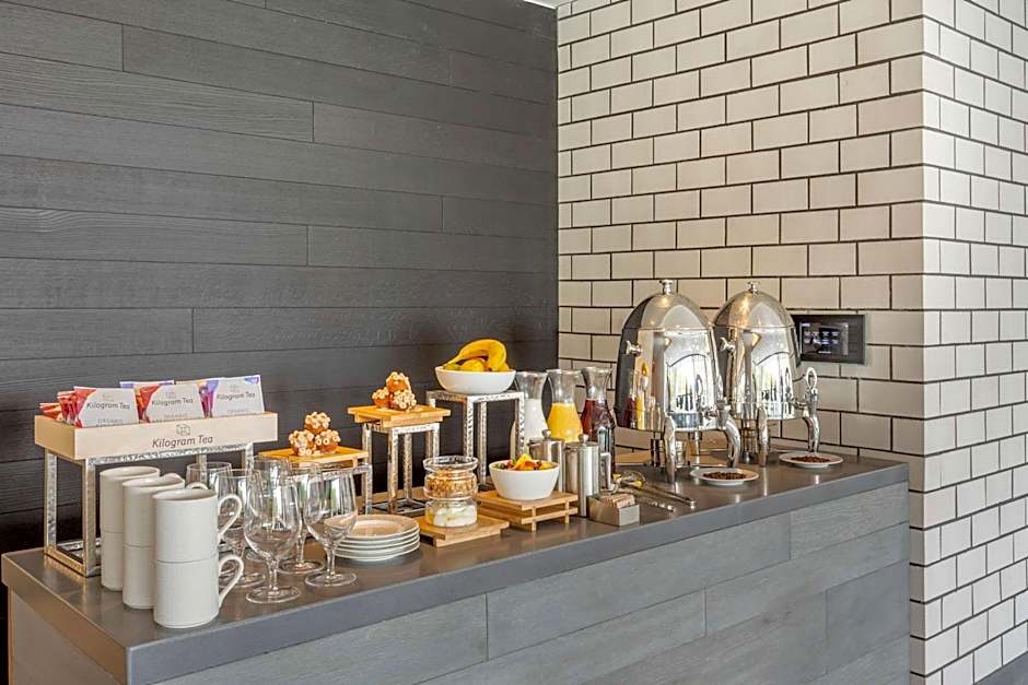 Cambria Hotel Boston Downtown-Seaport