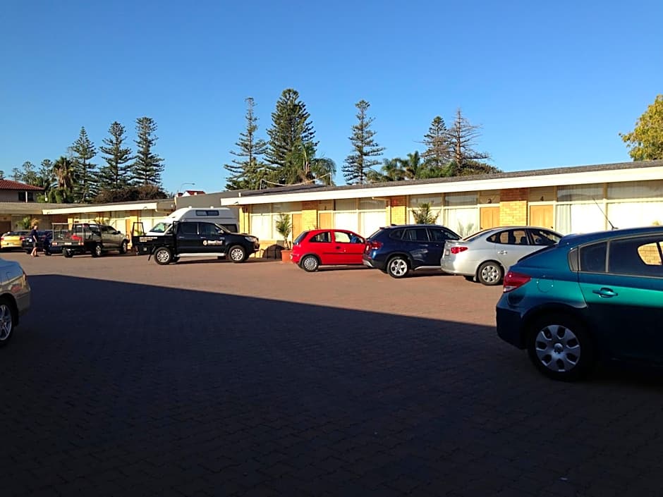 Glenelg Motel