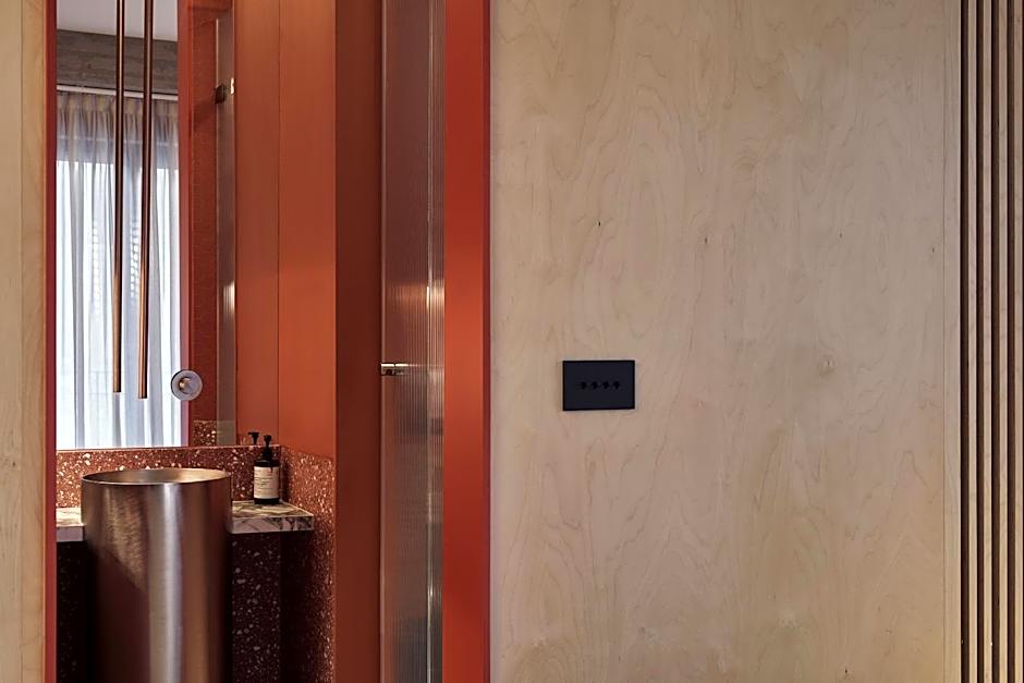 The Newel Metaxourgeio