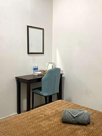 Standard Twin Room with Shared Bathroom