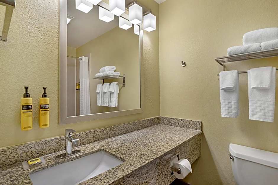 Best Western Plus Executive Hotel And Suites