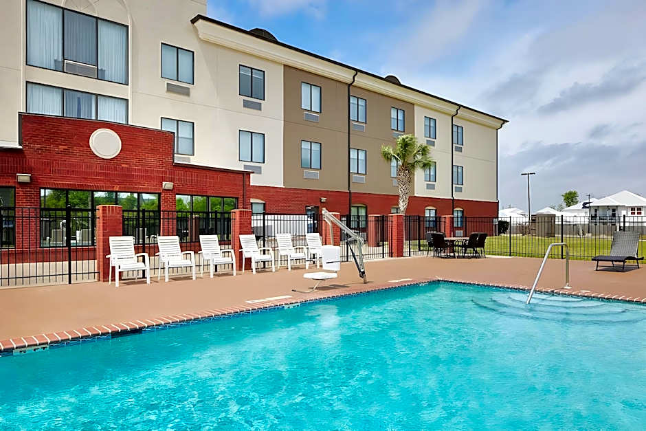 Holiday Inn Express Hotel & Suites Panama City-Tyndall By IHG