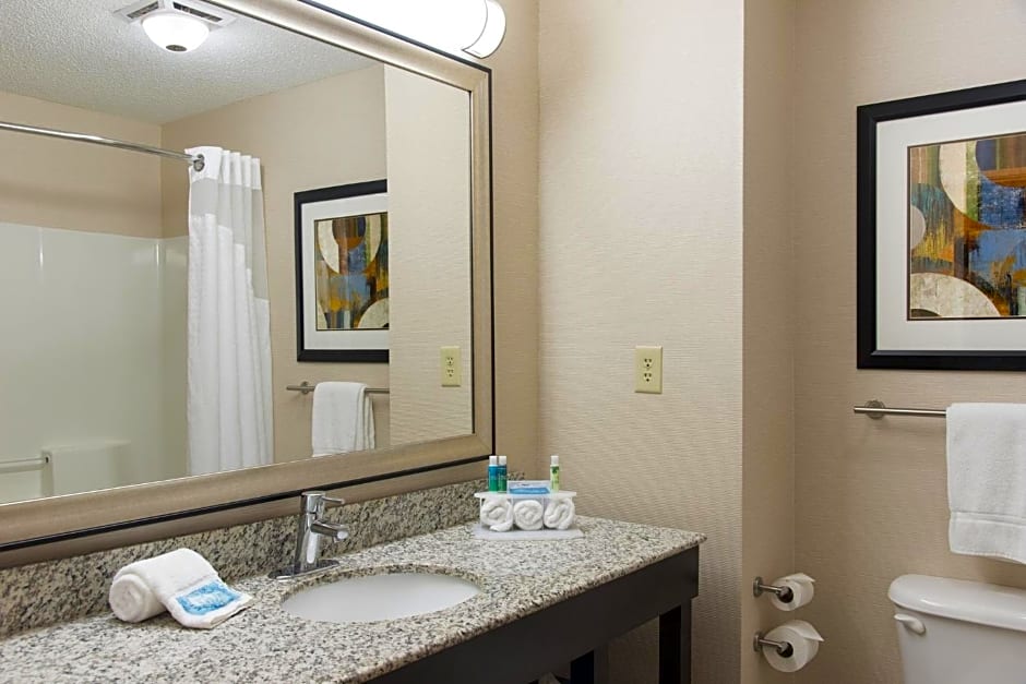 Holiday Inn Express Gas City By IHG