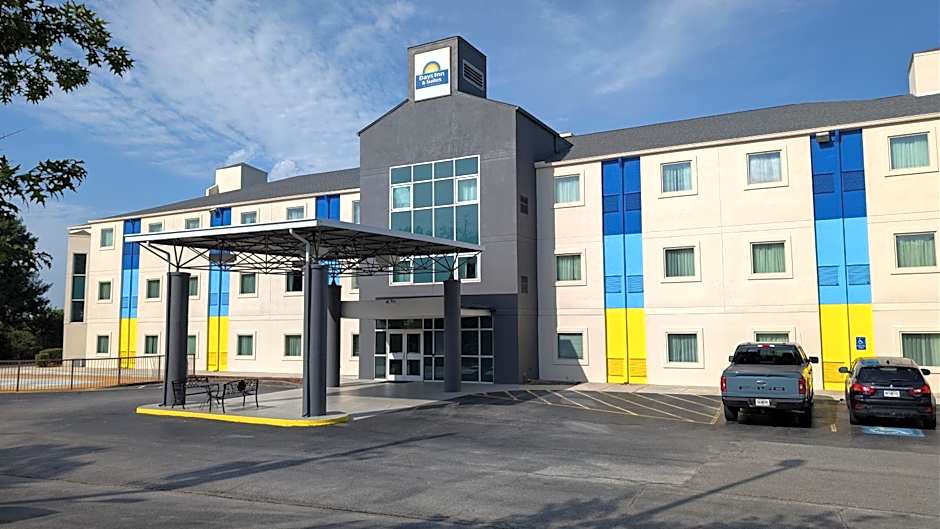 Days Inn & Suites by Wyndham Augusta Near Fort Eisenhower