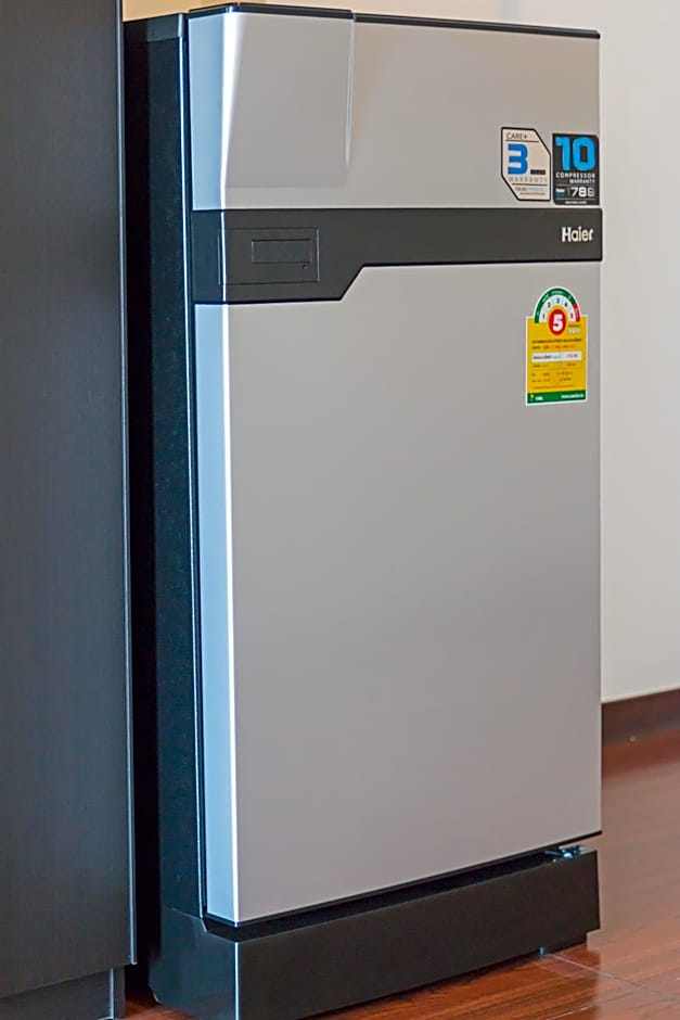 Hideaway Guest House And Bar