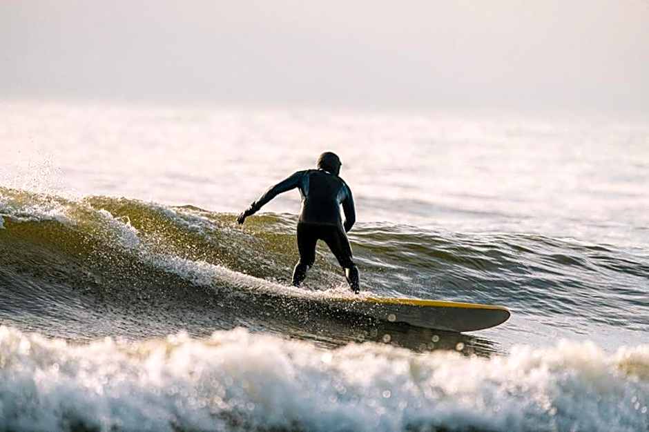 SURF HOUSE DREAMERS COAST