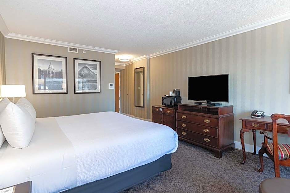 Sandman Signature Edmonton Downtown Hotel