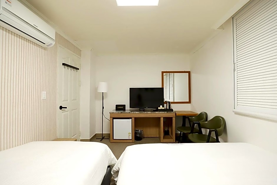 Stay RomanticTrip_Hostel