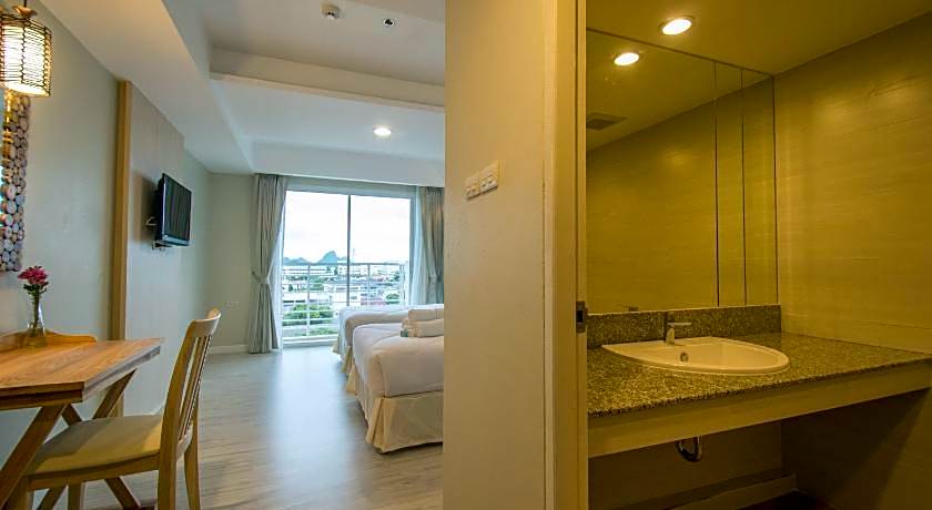 Prachuap Grand Hotel