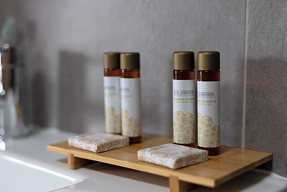 Abraços dos Avós - Casas de aldeia